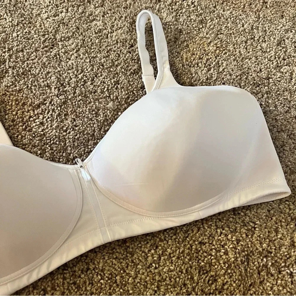Vanity Fair Body Caress Wireless Bra 40DD 40E 72335 White Light Lined Wire Free - Picture 6 of 10